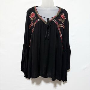 Umgee USA Blouse Womens Sz 1XL Black Floral Embroidered Bell Sleeve Whimsigoth